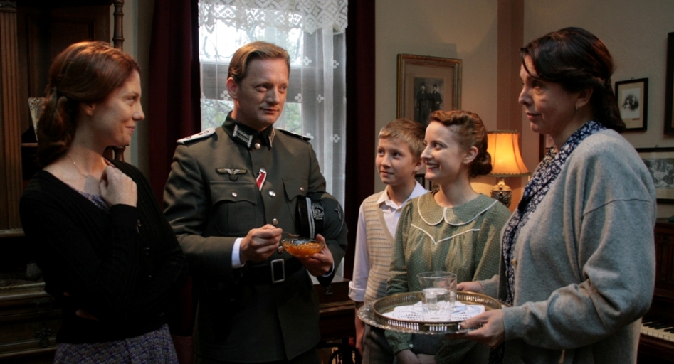 U filmu „Kako su me ukrali Nemci“, pored Maše igra i njen brat Đorđe-Viktor