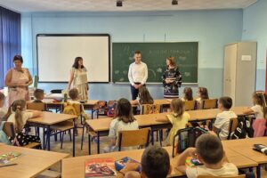 Kovačica: Besplatni anatomski ranac za svakog prvaka, za gimnazijalce simbolični pokloni