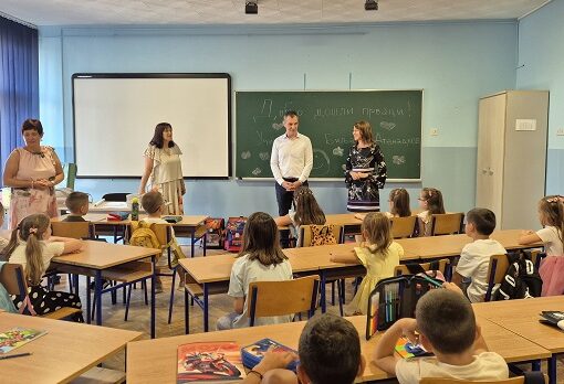 Kovačica: Besplatni anatomski ranac za svakog prvaka, za gimnazijalce simbolični pokloni